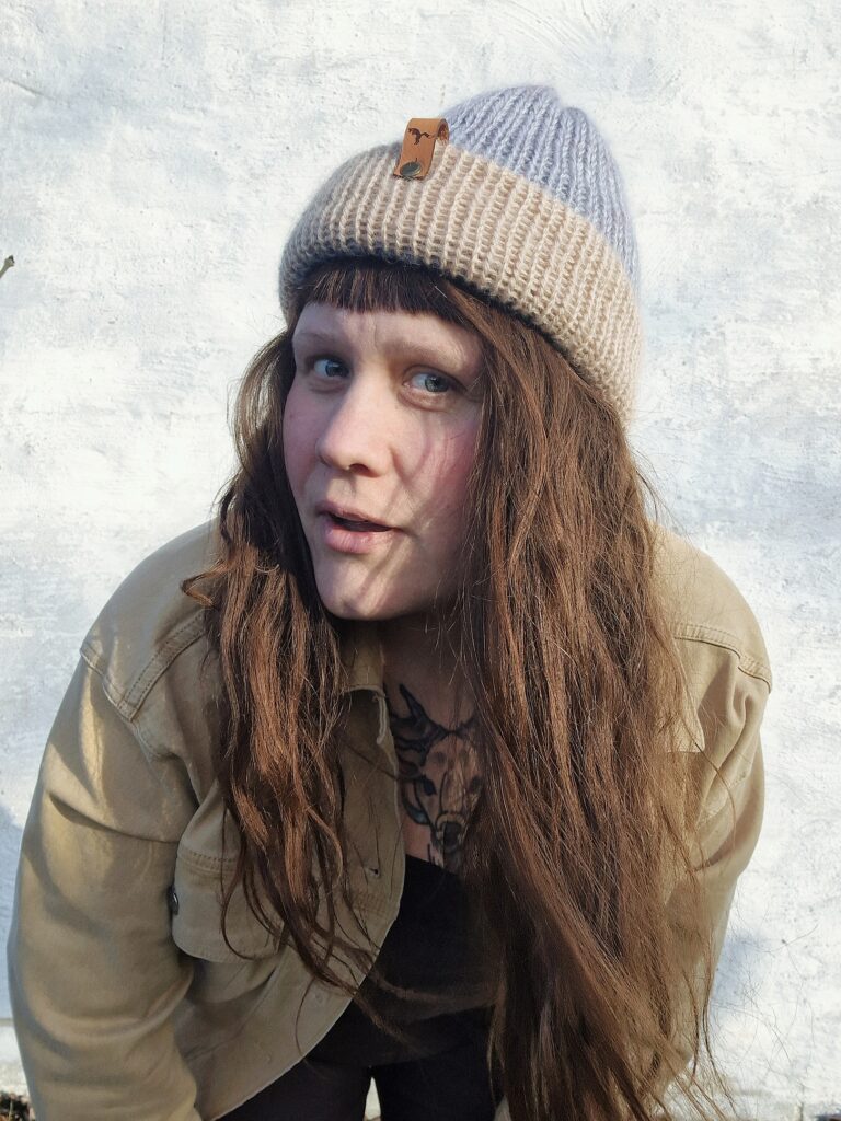 Stickad mössa svensk ull